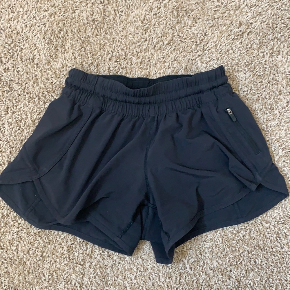 Black tracker 4 inch lululemon shorts size 6